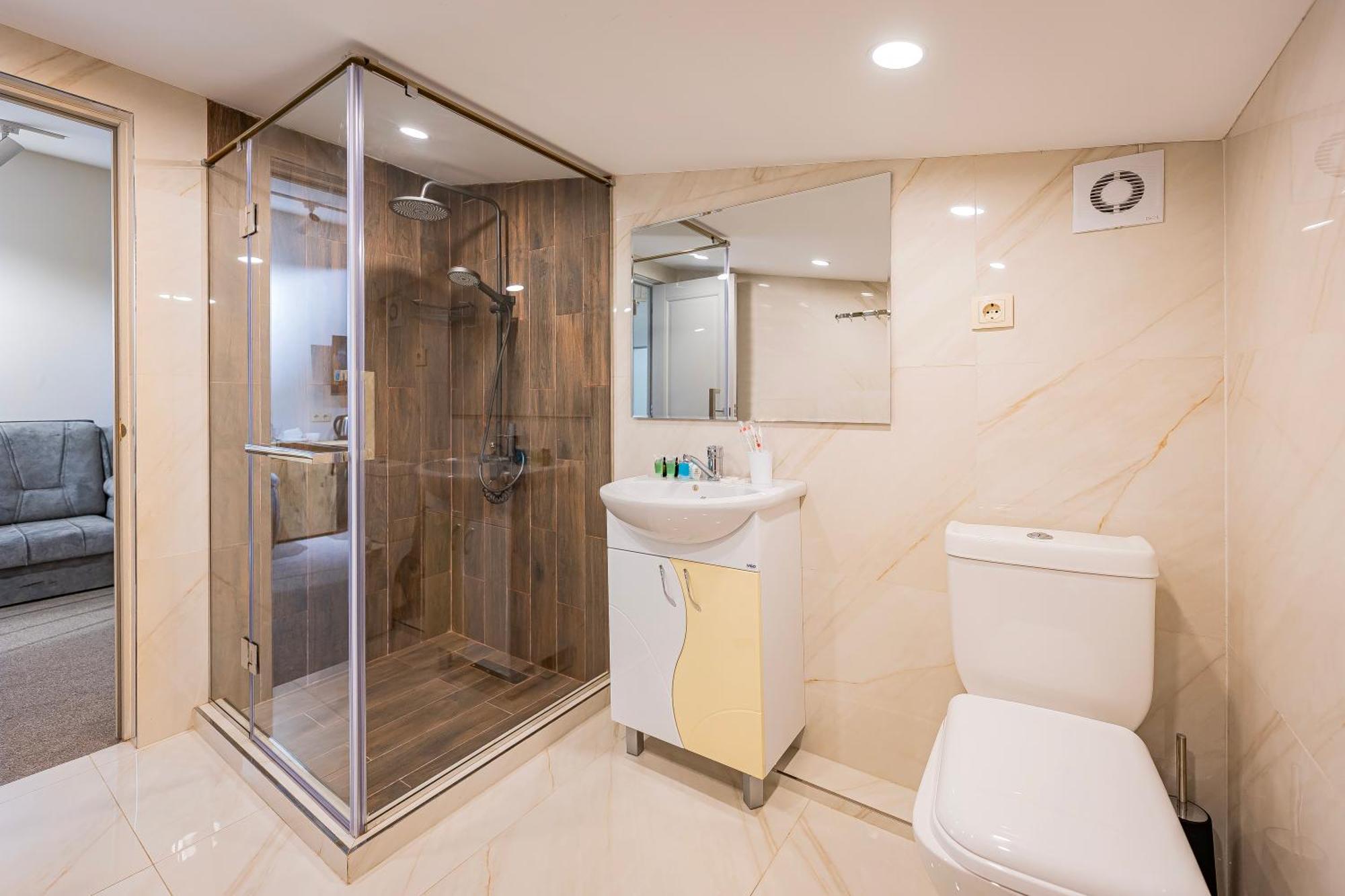 Taniqinn Dilijan Hotel Bagian luar foto