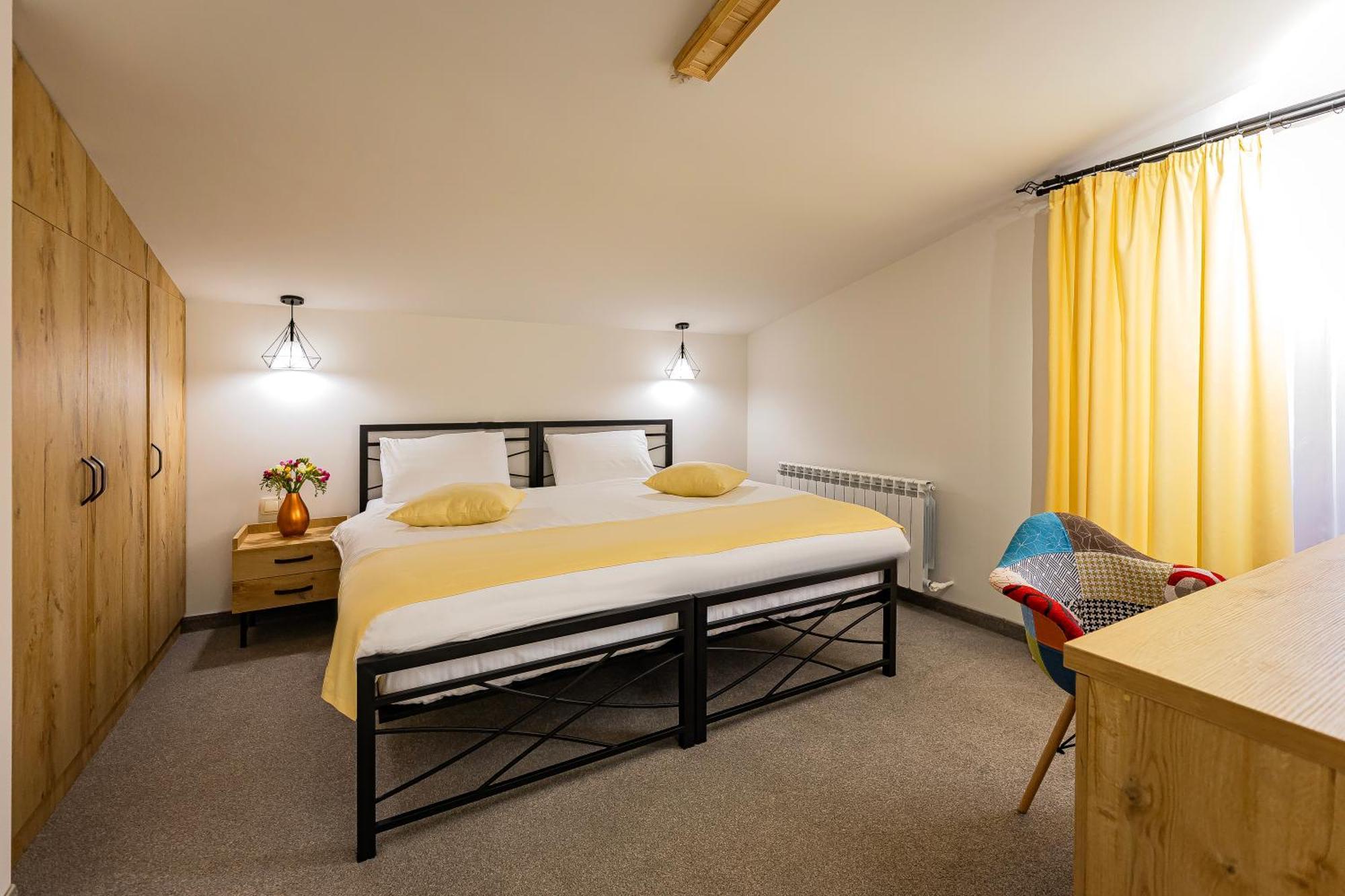 Taniqinn Dilijan Hotel Bagian luar foto