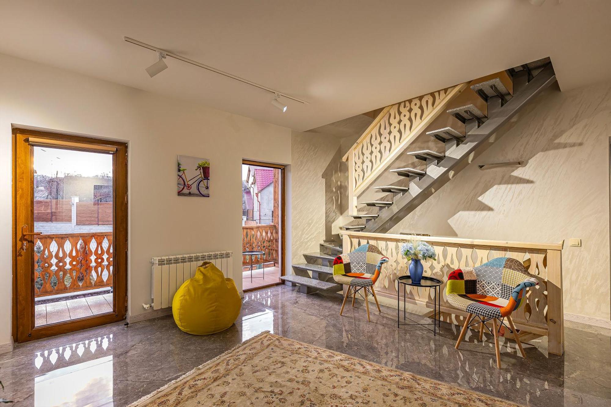 Taniqinn Dilijan Hotel Bagian luar foto