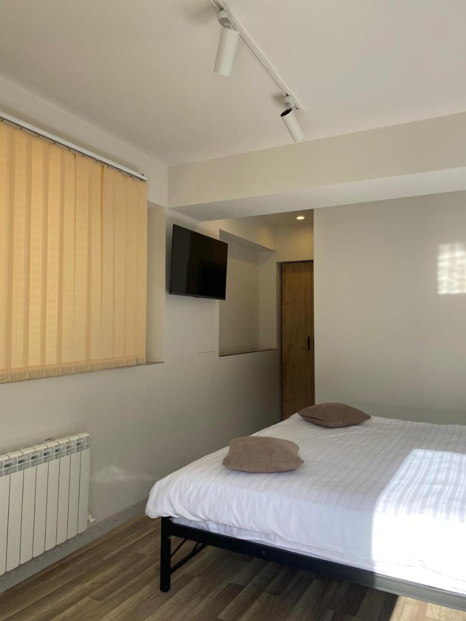 Taniqinn Dilijan Hotel Bagian luar foto