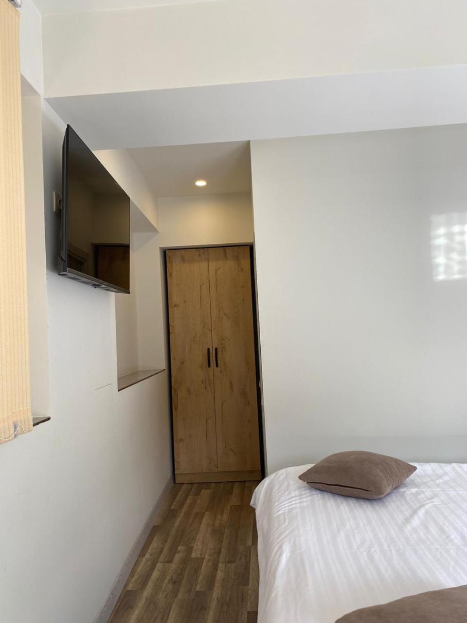 Taniqinn Dilijan Hotel Bagian luar foto